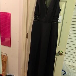 Enfocus Studio Black Maxi V-Neck Evening Gown